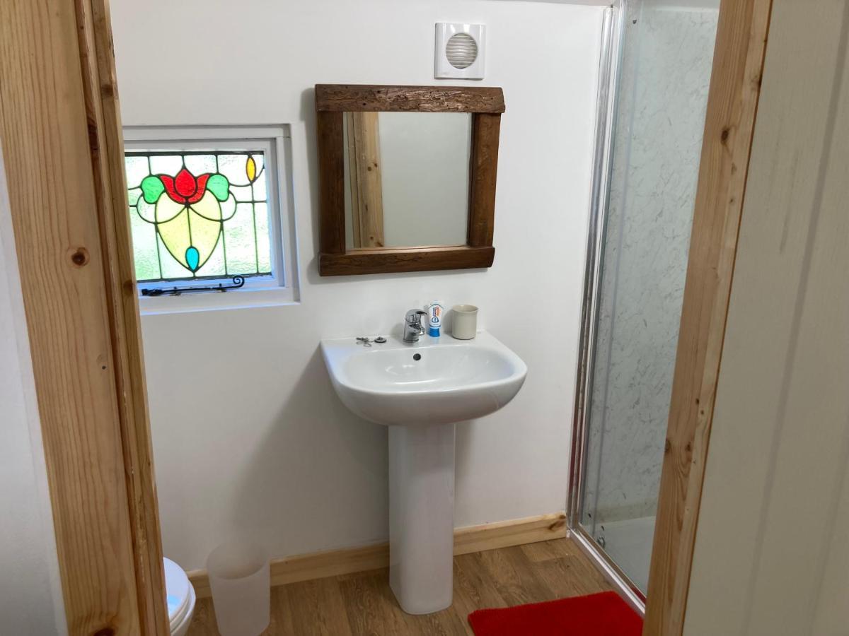 Honey Bee Cabin Llandysul Εξωτερικό φωτογραφία